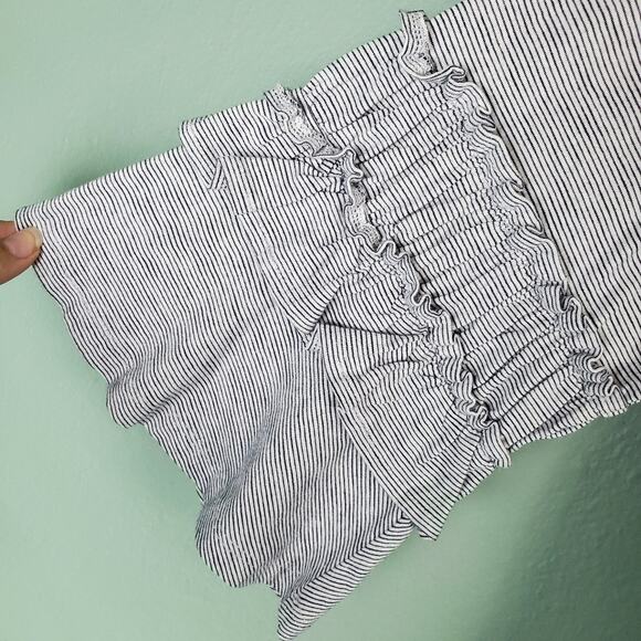 Bleu Bayou Gray Boho Embroidered Ruffle Tassel Top Size Medium - Picture 4 of 7